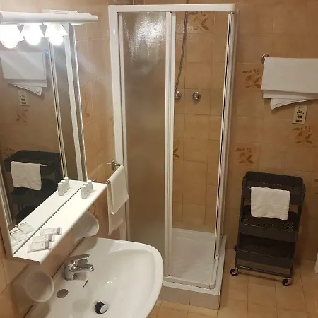 レジデンス ラ メリディアーナ 3*