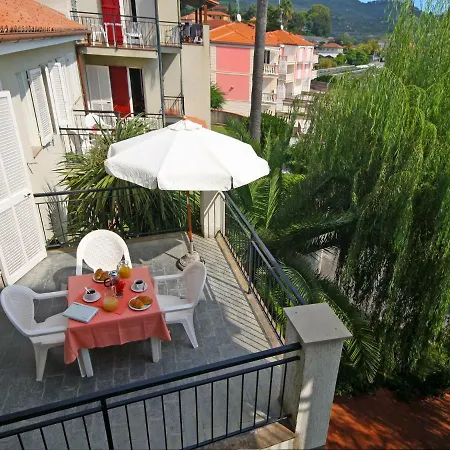 Ξενοδοχείο με διαμερίσματα La Meridiana 3*